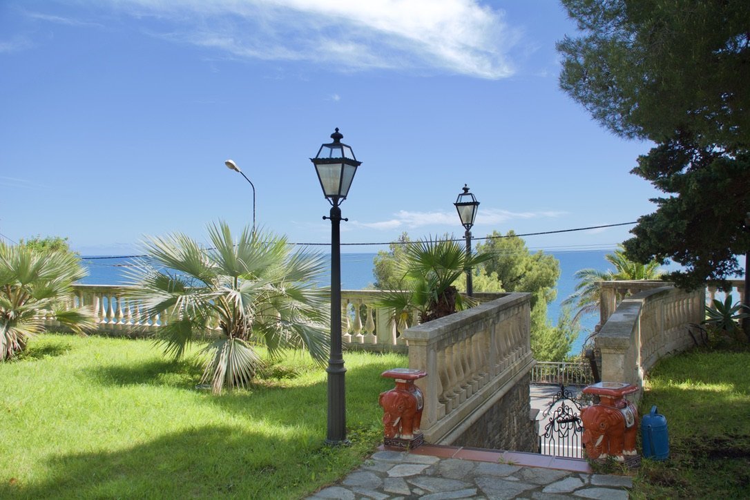 Twins Villa - Image 2