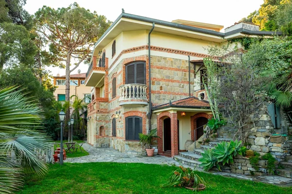 Twins Villa — Storica Capo Pino, Sanremo - Image 2