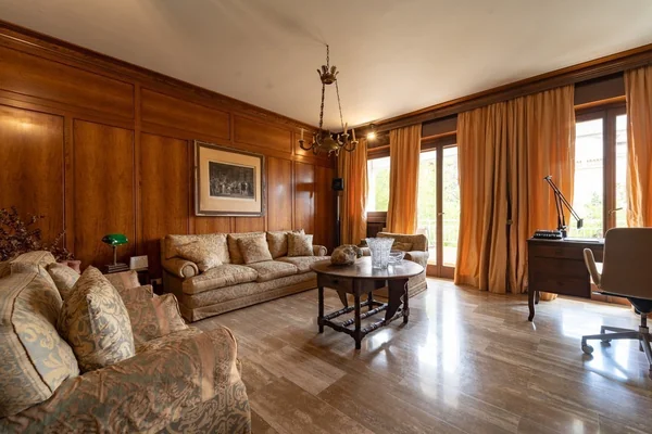 Twins Luxury Beach Apartment - Image 2
