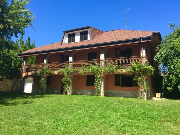 Twins Perlo Villa - Image 1